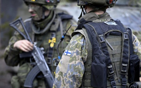 Власти Финляндии и Литвы поддержали слова президента Франции Макрона о войсках в Украине