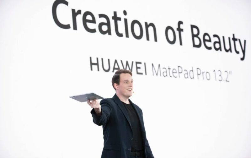Huawei представила новый мощный ноутбук, планшет со стилусом и наушники-клипсы