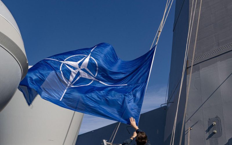 Глава МИД Испании Альбарес: в НАТО не планирует наступательных действий
