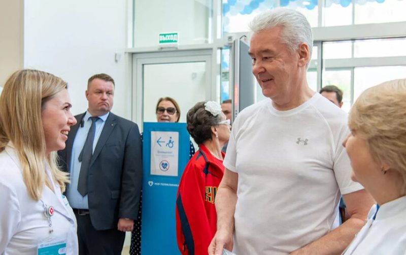 Мэр Москвы открыл 11 новых и реконструированных поликлиник в городе