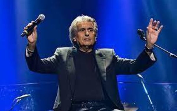 Умер известный итальянский певец Тото Кутуньо